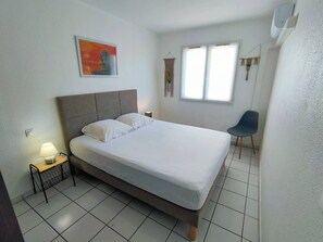 1 bedroom - Bright T2 with air conditioning and parking 500m from beach (Canet-en-Roussillon)
