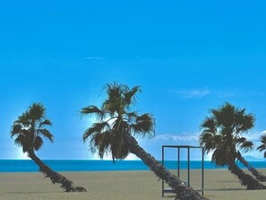 On the beach - Studio cabin with sea view and private parking (Le Barcarès)