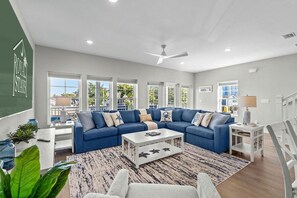 TV - Almost Heaven on Sunset-Pool-Walk to Beach (Murrells Inlet)