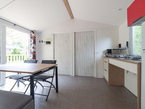 Dining - Accessible Mobile Home with Terrace in Bénodet (Bénodet)