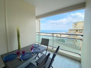 Dining - Charming T2 by the sea for 4 pers, terrace with view (Canet-Plage)