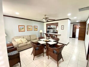 Living area - Surrounded by nature with A/C (Quepos)