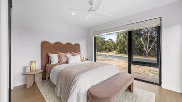 1 slaapkamer, een strijkplank/strijkijzer, gratis wifi, beddengoed