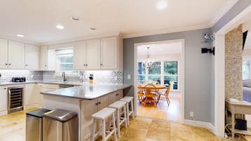 House, Multiple Beds, Patio, Garden View (Shore Thing) | Private kitchen