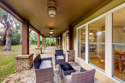 Dog-friendly Home With Central AC, Washer/dryer & Spacious Backyard - Near Beach