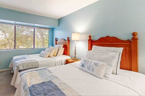 House, Multiple Beds, Patio, Pool View (2010 Beach Wood) | 3 bedrooms, individually decorated, individually furnished, bed sheets