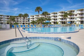 Indoor pool - Garden-level Condo With Patio, 2 Pools, Gym, Tennis & Sauna - Steps to the Beach (St. Augustine)