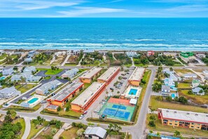 Exterior - Ground-floor Condo by the Beach With On-site Pool, Tennis, & Private Patio (St. Augustine)