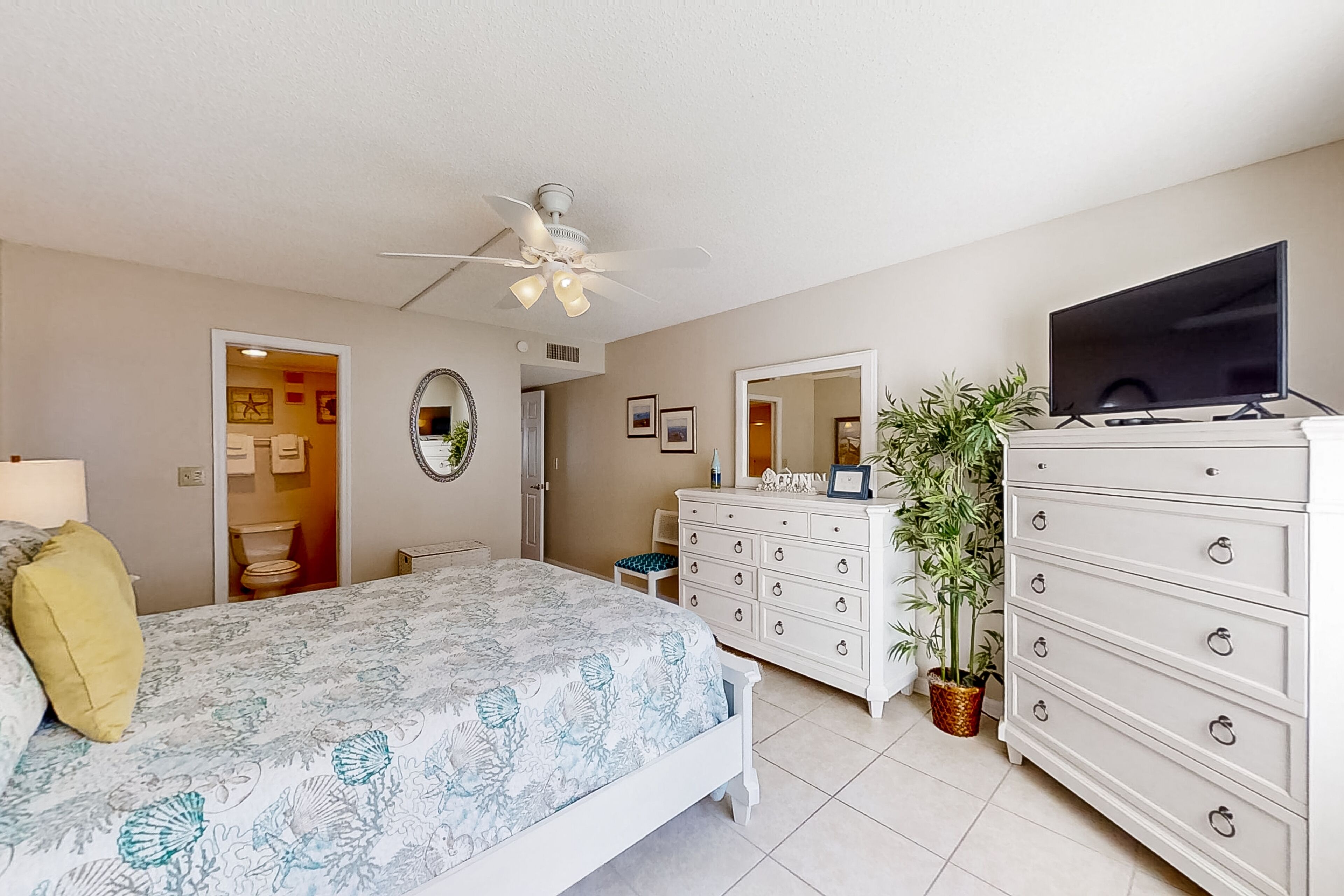 Condo, Multiple Beds, Kitchen, Pool View (Pelican Inlet E133) | 2 bedrooms, individually decorated, individually furnished, bed sheets