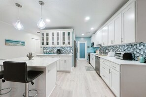 Private kitchen - Lagoon Villa Home W/private Patio, Serene Views, Great Location, & A/C - Dog OK (Fernandina Beach)