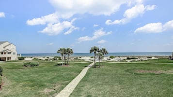 House, Multiple Beds, Patio, Ocean View (212 Sailmaker) | Lake view