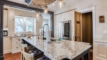 House, Multiple Beds, Patio, Garden View (San Carlos) | Private kitchen