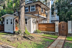 Exterior - Extraordinary Old Florida Home With Designer Interior & Backyard Treehouse (St. Augustine)