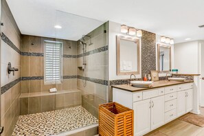 Appartamento, letti multipli, accesso alla piscina, vista oceano (1827 Turtle Dunes) | Bagno | Asciugamani