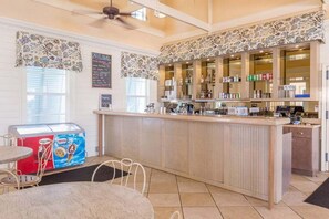 Bar (on property) - Luxurious Beach Villa Steps to Cinnamon Beach! Ocean and Lake Views (Palm Coast)