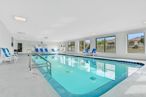 Indoor pool - Ground-floor Condo Next to the Tennis Courts With 2 Pools, Sauna, Beach Access (St. Augustine)