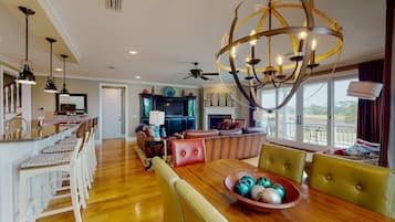 Rumah, Beberapa Tempat Tidur, akses ke kolam renang (Barrier Island Getaway) | 4 kamar tidur dan didekorasi berbeda-beda