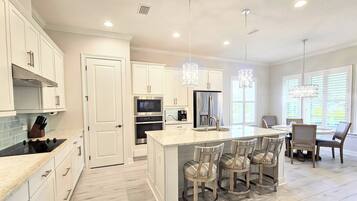 Rumah, Beberapa Tempat Tidur, patio, pemandangan kebun (Beach Glass) | Dapur pribadi