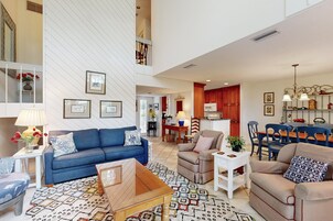 Casa, varias camas, patio, vistas al jardín (3062 Club Villas) | Zona de estar
