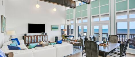 Rumah, Beberapa Tempat Tidur, hot tub, pemandangan pantai (Ocean Oasis on the A1A) | Area keluarga