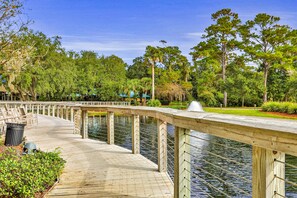 Terrace/patio - Lovely Home for Entertaining With Saltwater Plunge Pool, spa & Outdoor Kitchen (Fernandina Beach)