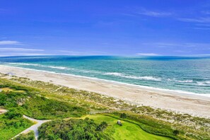 Beach nearby - Lovely Home for Entertaining With Saltwater Plunge Pool, spa & Outdoor Kitchen (Fernandina Beach)