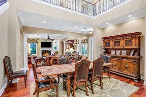 House, Multiple Beds, Pool Access, Pool View ( 47 Beach Walker Road) - Lovely Home for Entertaining With Saltwater Plunge Pool, spa & Outdoor Kitchen (Fernandina Beach)