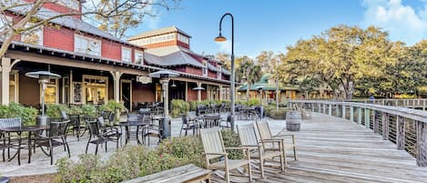 Khu ẩm thực ngoài trời