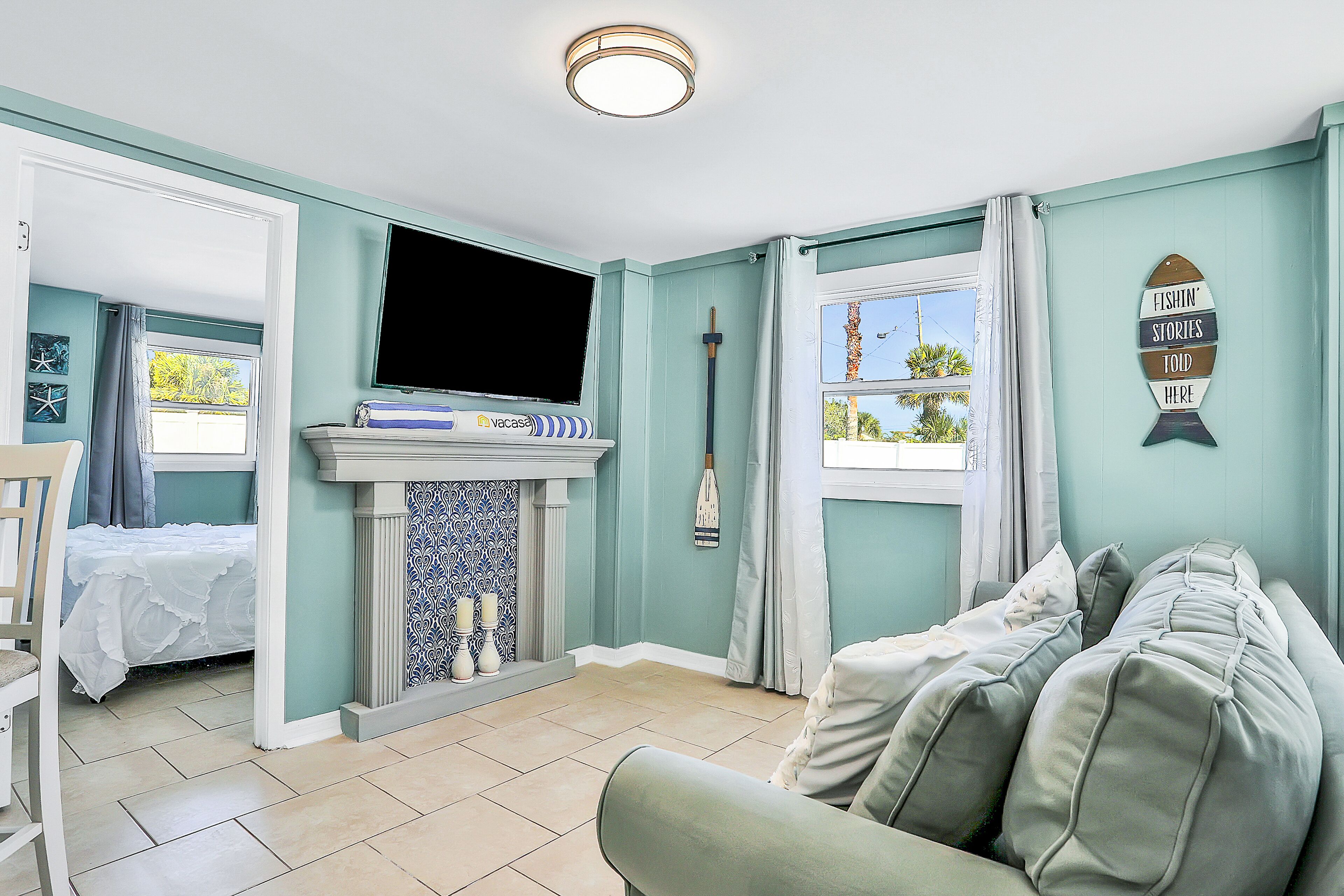Maison, plusieurs lits, accès piscine, vue piscine (Vilano Beach Dream - Lower Level B) | 2 chambres, décoration personnalisée, ameublement personnalisé