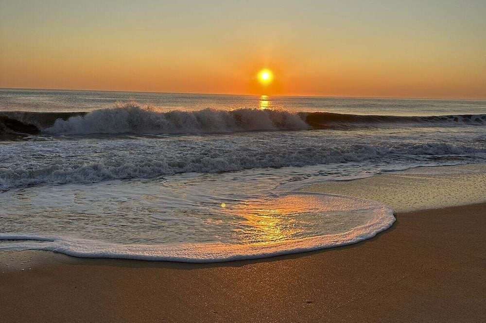 Fabulous Oceanfront Find in Flagler Beach W/shared Pool, Wifi, Central AC, W/D - Korona, FL
