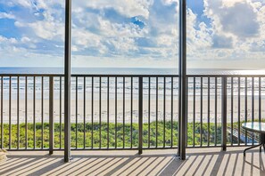 Terrace/patio - Fantastic Home With Views of Sunrises, Sunsets, & Dolphins + Wifi & Shared Pool (St. Augustine)