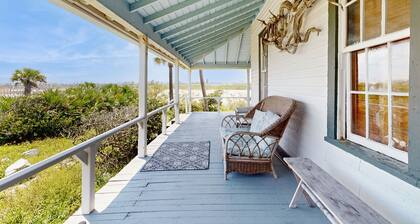 Fabulous Oceanfront Home With Ocean View, Wifi, Washer/dryer, & Central AC