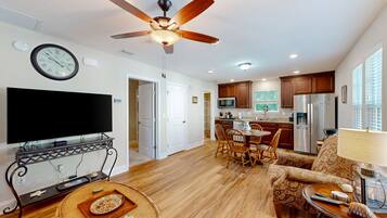 Cottage, Multiple Beds, Patio (Pine Trail Marsh Front Cottage,Garage) | Living area