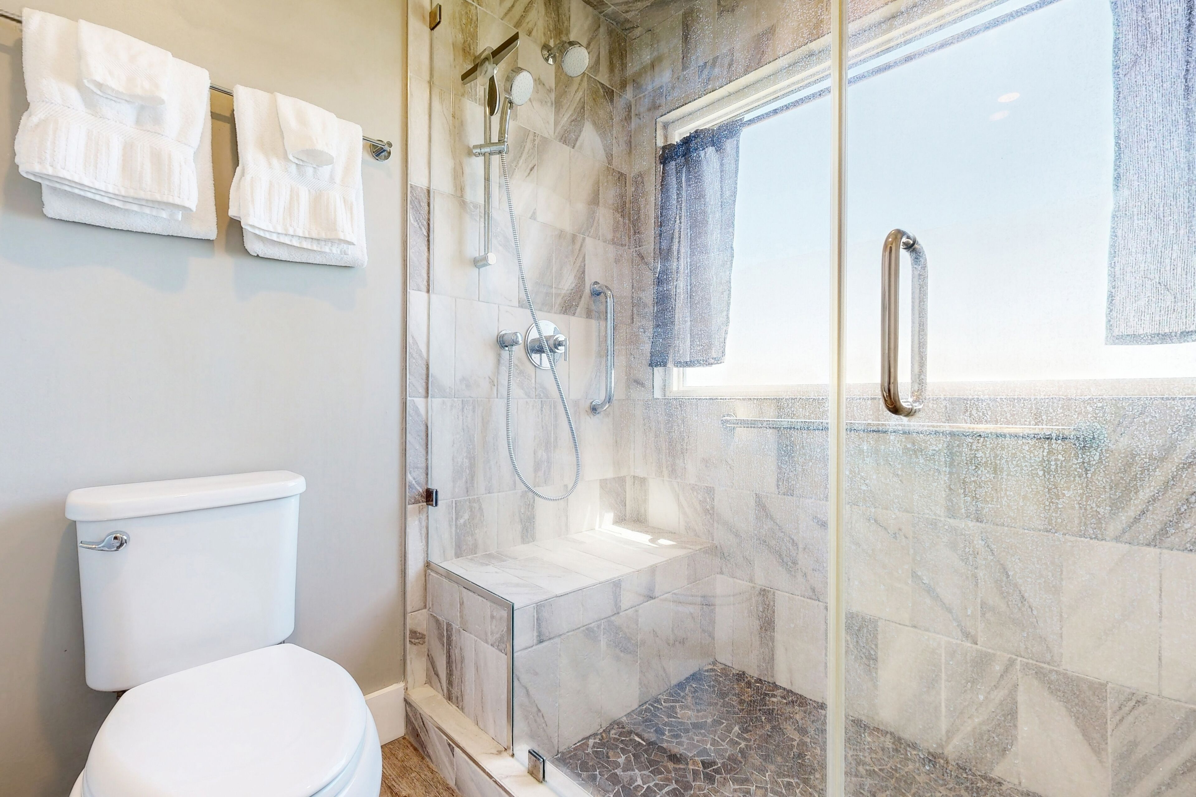 Maison, Plusieurs lits, patio, vue sur la plage (206 Sailmaker) | Salle de bain | Serviettes fournies