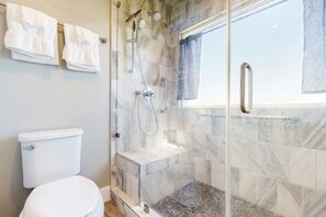 Bathroom - Lovely Oceanfront Townhouse in Summer Beach Village W/shared Pool, Central AC (Fernandina Beach)