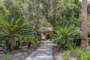 Exterior - Lovely Home in Summer Beach Village - Steps to Beach & Community Pool (Fernandina Beach)