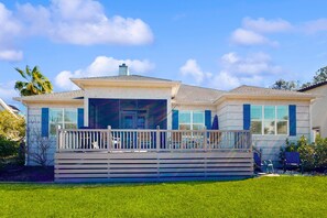 Exterior - Golf Course-view Home Near Beaches With Deck, Porch, Grill, Streaming, W/d, & AC (St. Simons Island)