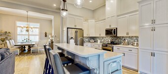 Golf Course-view Home Near Beaches With Deck, Porch, Grill, Streaming, W/d, & AC