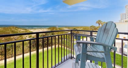Modern Oceanfront Condo With Outdoor Pool, Balcony, & Washer/dryer