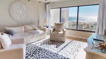 Apartamento, 1 cama de matrimonio grande, acceso a la piscina (B147 Amelia Surf and Racquet) | Zona de estar