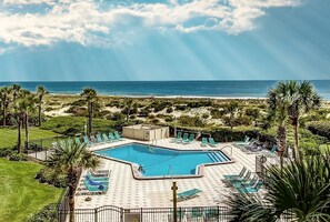 Pool - Newly Renovated Oceanfront Condo With Balcony, Wifi, W/D & Shared Pool/tennis (Fernandina Beach)