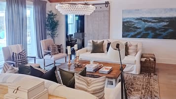 House, Multiple Beds, Pool Access, Pool View (The Rookery) | Living area