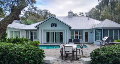 Lakefront Home With Private Pool & Outdoor Space for Entertaining