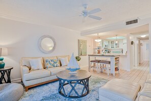 Daire, Birden Çok Yatak, Havuz Kullanımı, Havuz Manzaralı (Ocean Villas 53) | Oturma alanı