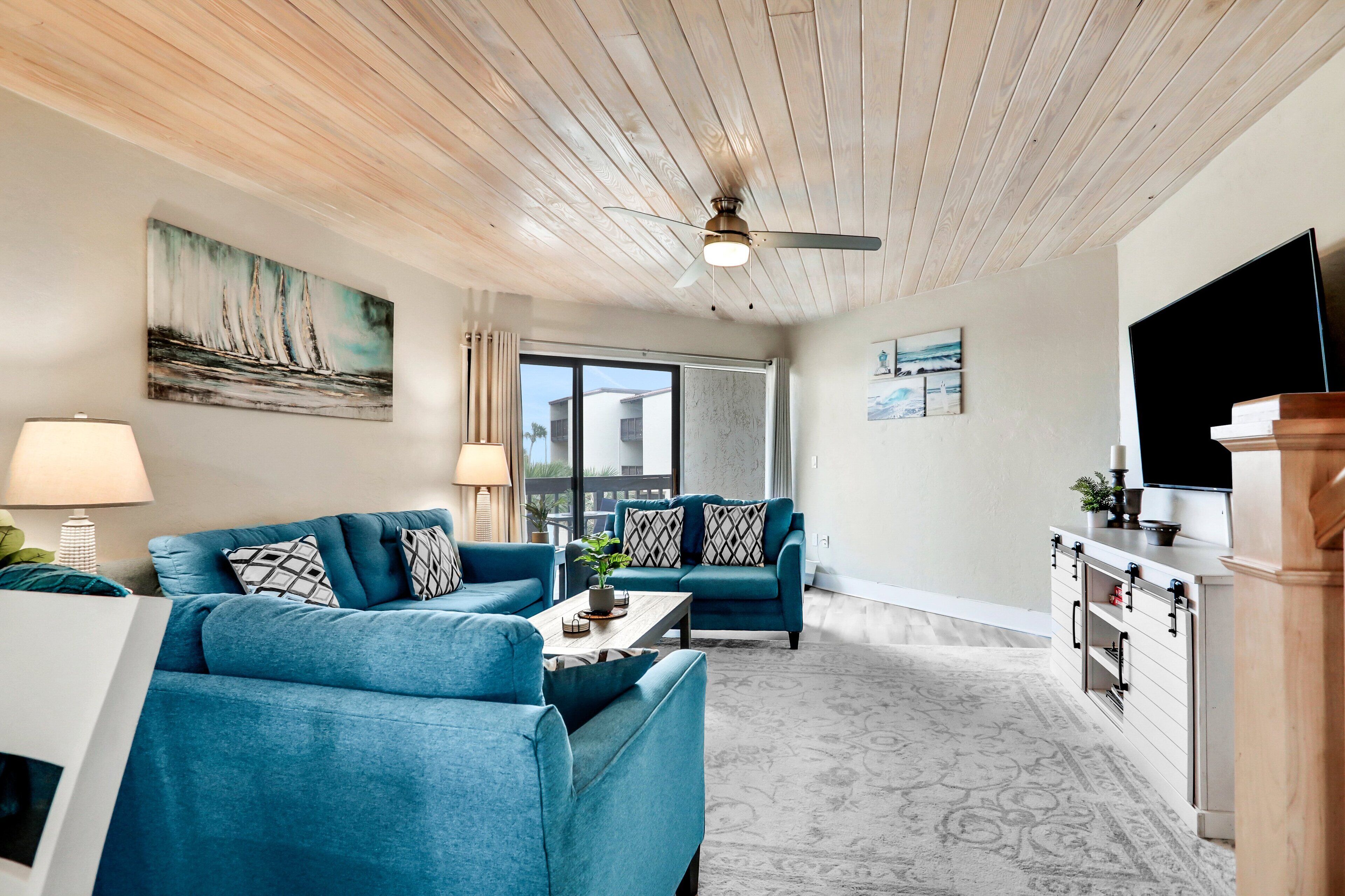 Condo, Multiple Beds, Balcony, Ocean View (Sunrise Escape) | Living area
