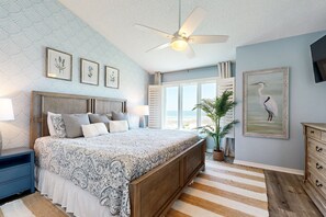 3 bedrooms, individually decorated, individually furnished - Newly Decorated, Oceanfront Townhouse With Patio, Wifi, W/D & Shared Pool (Fernandina Beach)