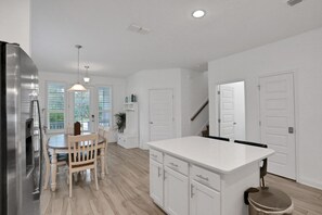 Interior - New Dog-friendly Home Near Vilano Beach With Private hot Tub, Grill, W/d, & AC (St. Augustine)