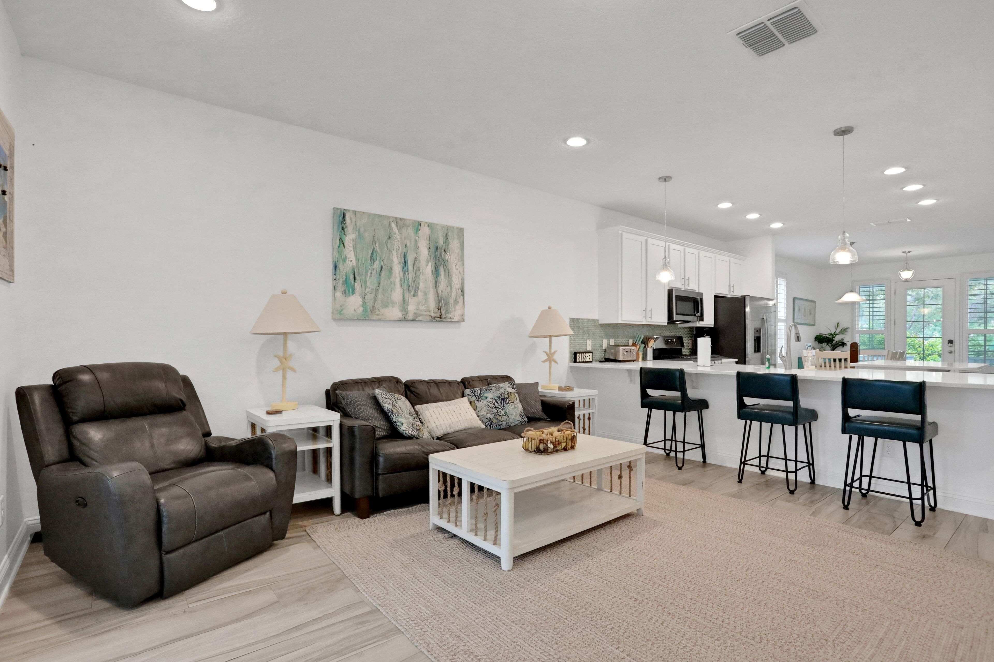 House, Multiple Beds, Hot Tub, Garden View (Seaside Serenity) | Living area