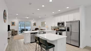 House, Multiple Beds, Hot Tub, Garden View (Seaside Serenity) | Private kitchen