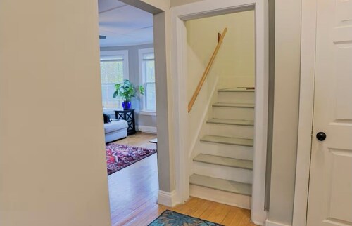 Stay in sunny historic downtown Saratoga, just 0.5 miles from Broadway!